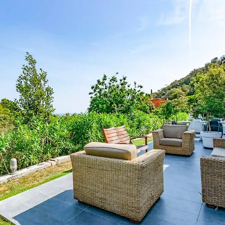 Jupiter Blue Villa *